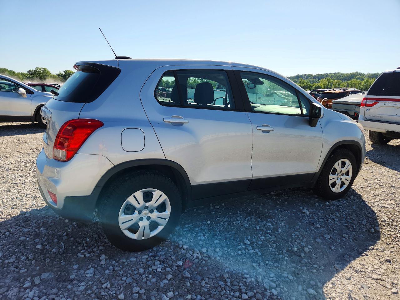 2018 Chevrolet Trax Ls - Image 3