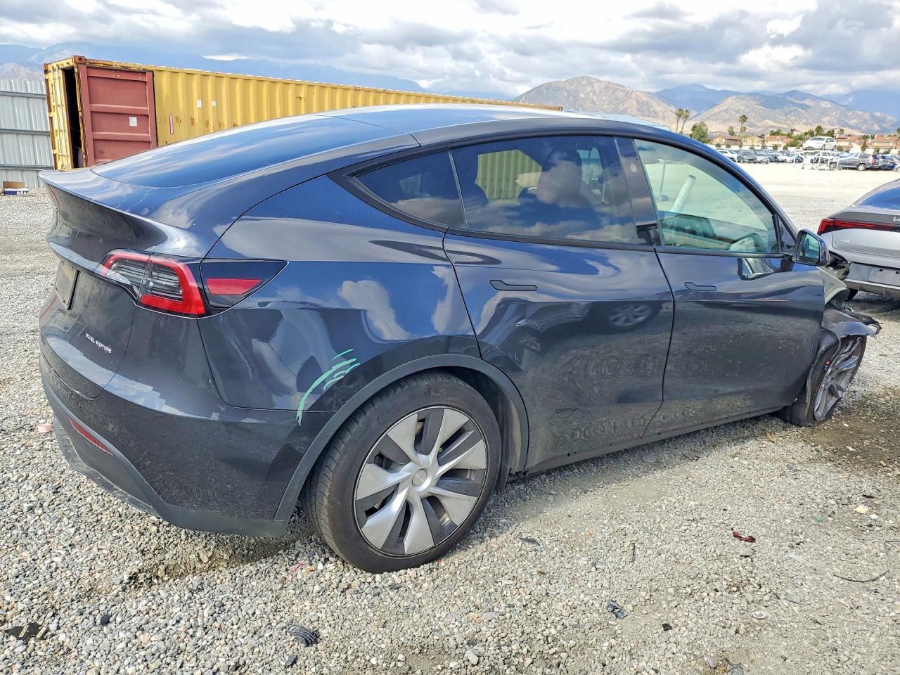 2024 Tesla Model Y - Image 3