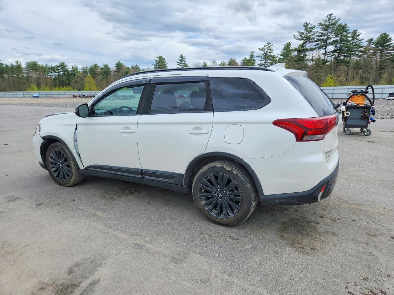 2020 Mitsubishi Outlander Se - Фото 2