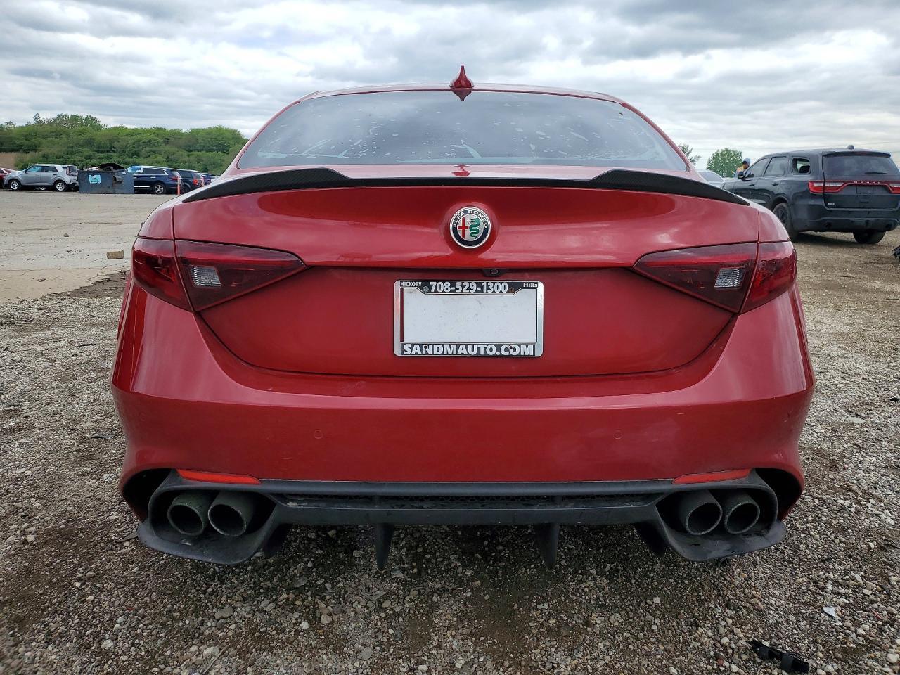2018 Alfa Romeo Giulia Quadrifoglio - Фото 6
