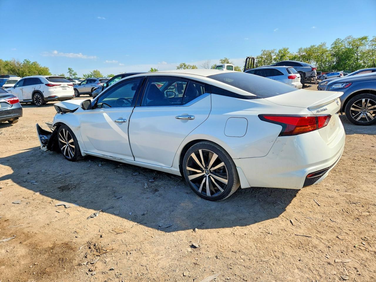2020 Nissan Altima Platinum - Фото 2