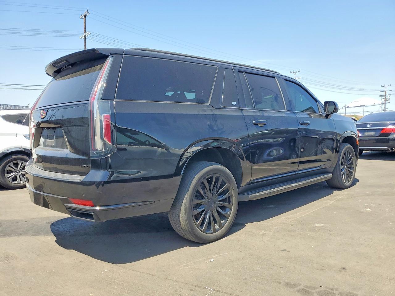 2022 Cadillac Escalade Esv Luxury - Image 3
