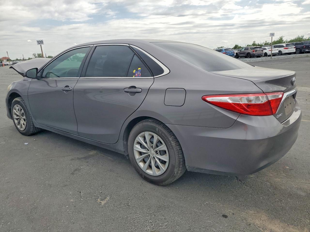 2017 Toyota Camry Le - Фото 2