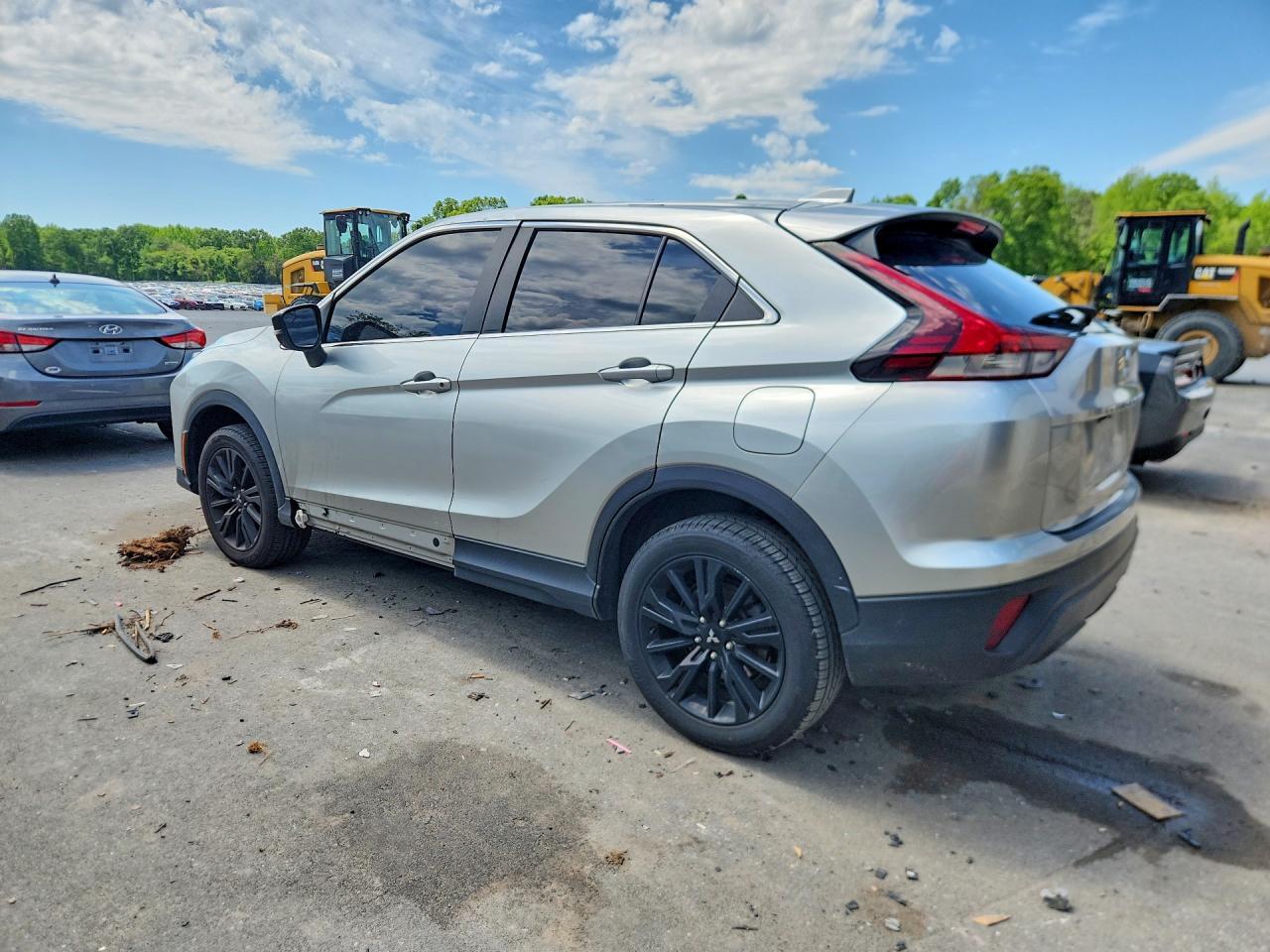 2023 Mitsubishi Eclipse Cross Le - Фото 2