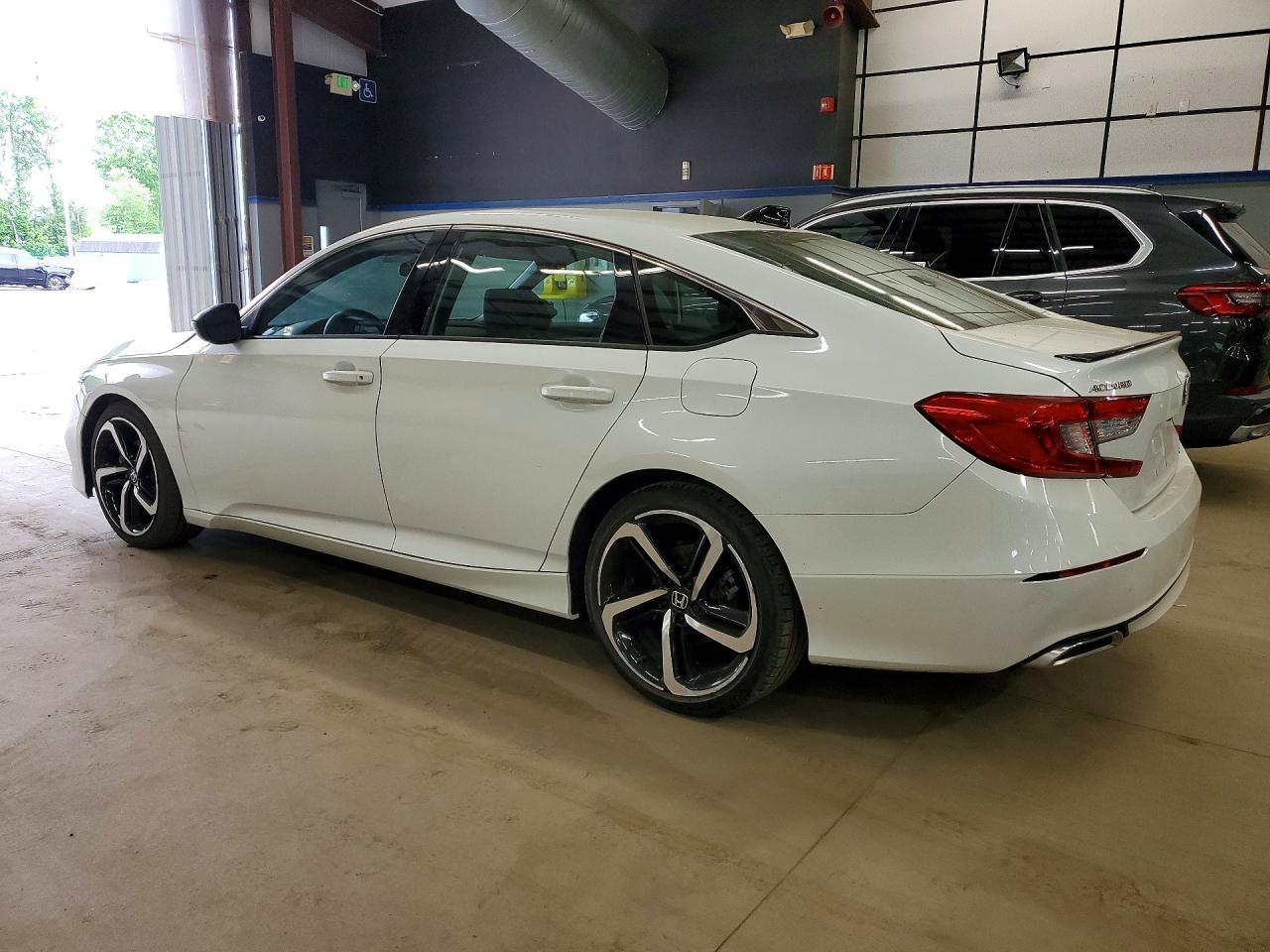 2022 Honda Accord Sport - Фото 2