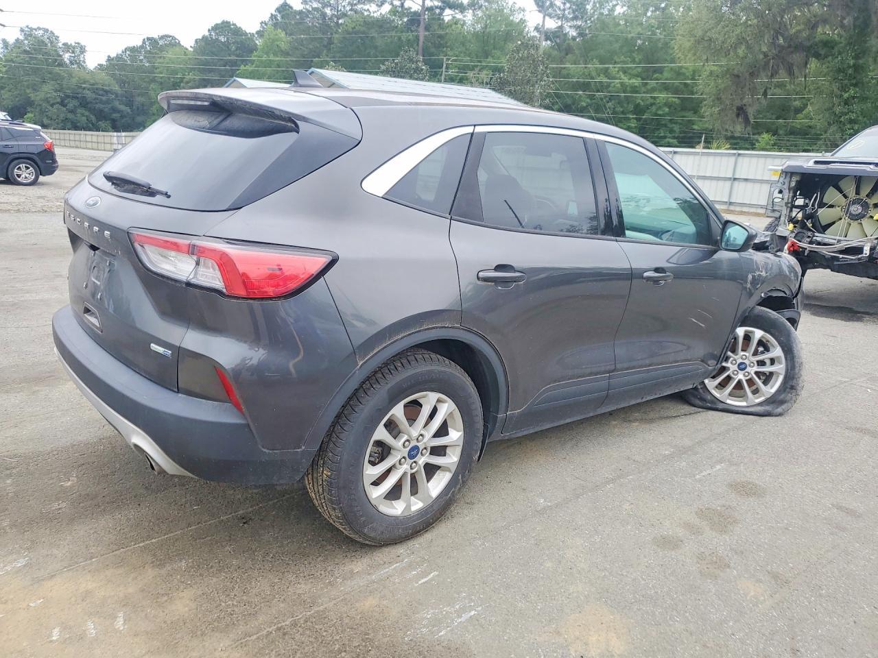 2020 Ford Escape Se - Фото 3
