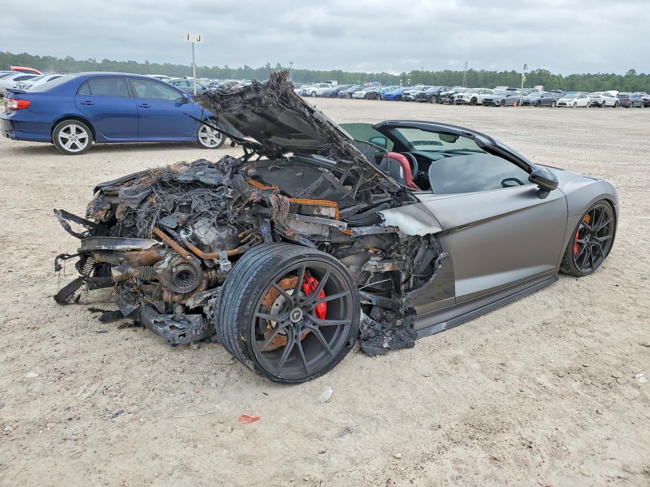 2017 Audi R8 Spyder - Фото 3