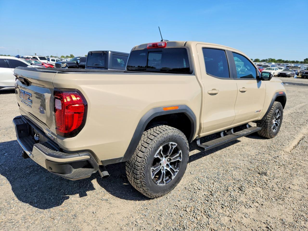 2024 GMC Canyon At4 - Фото 3