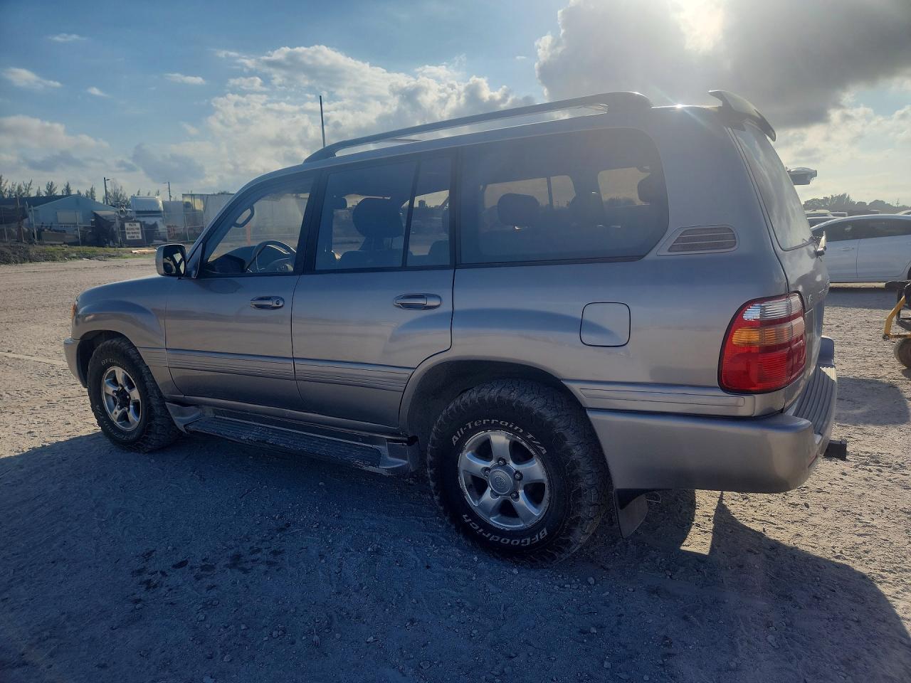 2001 Toyota Land Cruiser Base - Image 2