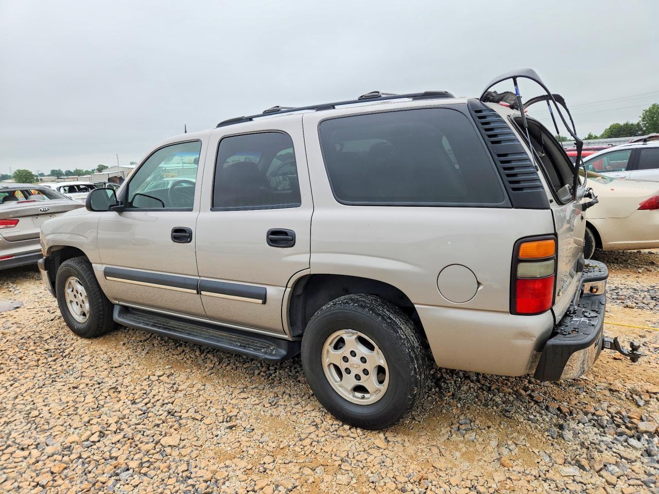 2004 Chevrolet Tahoe C1500 - Фото 2