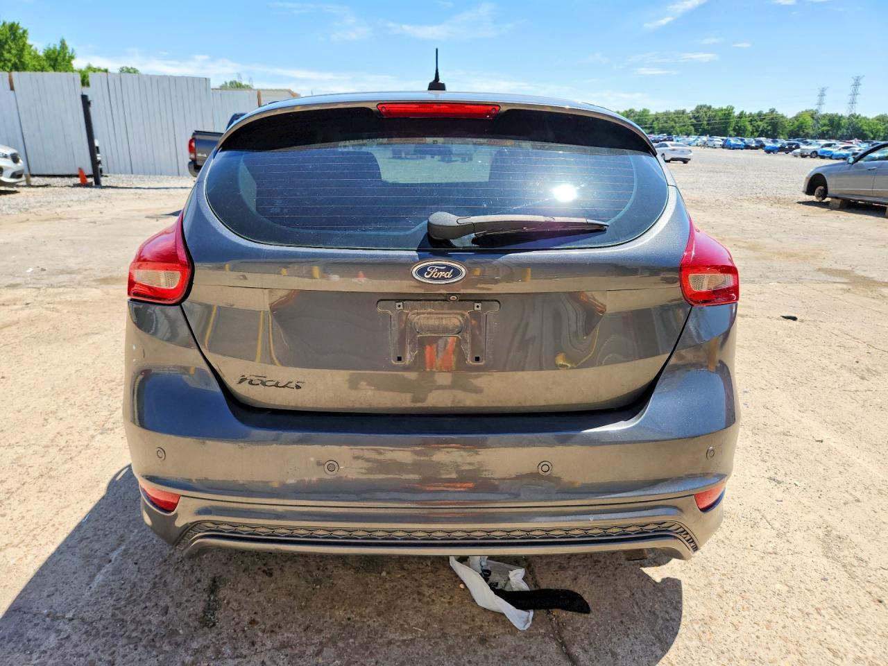 2018 Ford Focus Se - Image 6