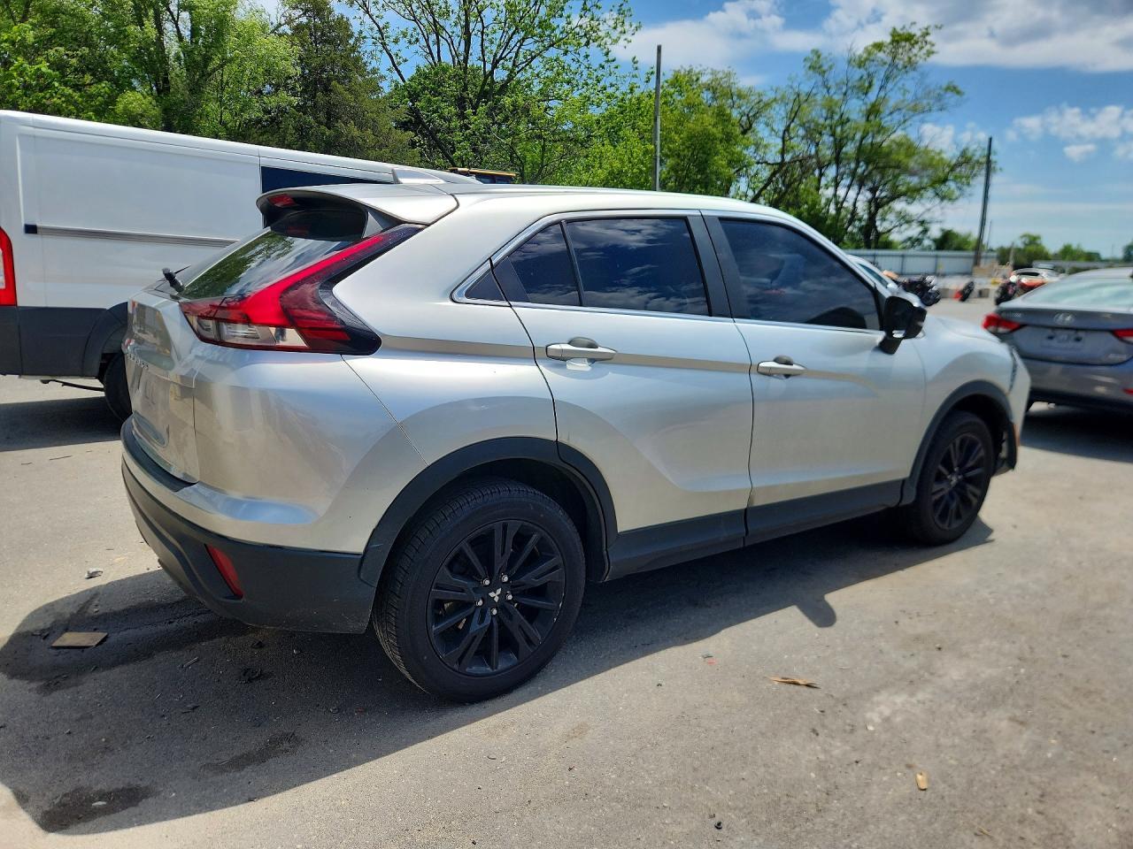 2023 Mitsubishi Eclipse Cross Le - Фото 3