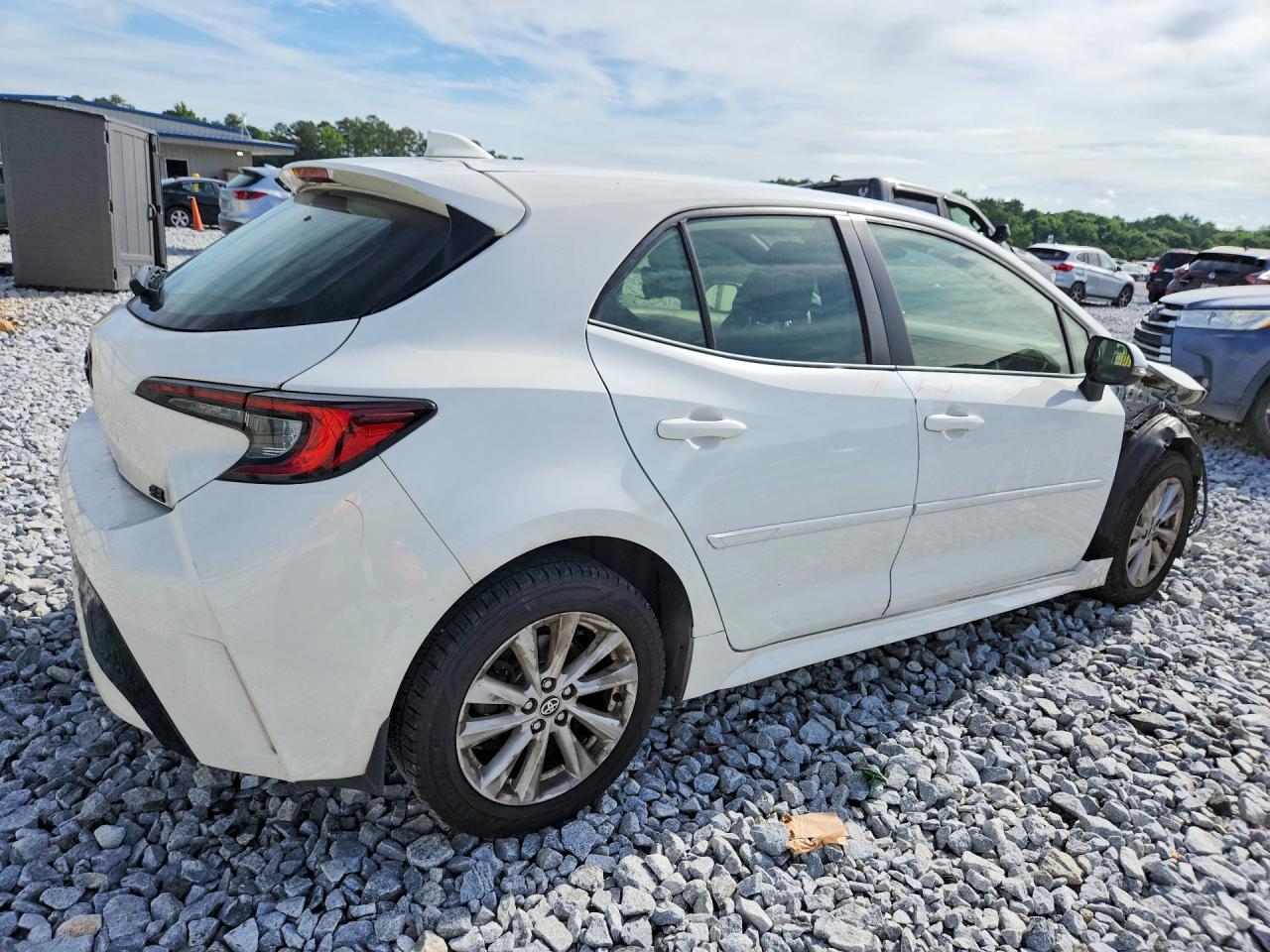 2023 Toyota Corolla Hatchback Se - Image 3