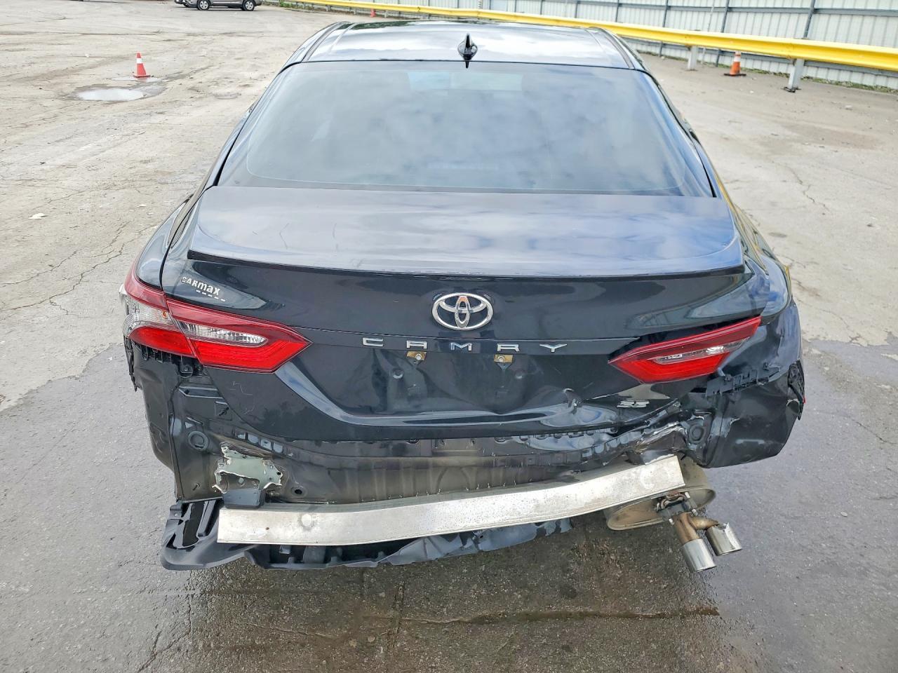 2021 Toyota Camry Se - Фото 6