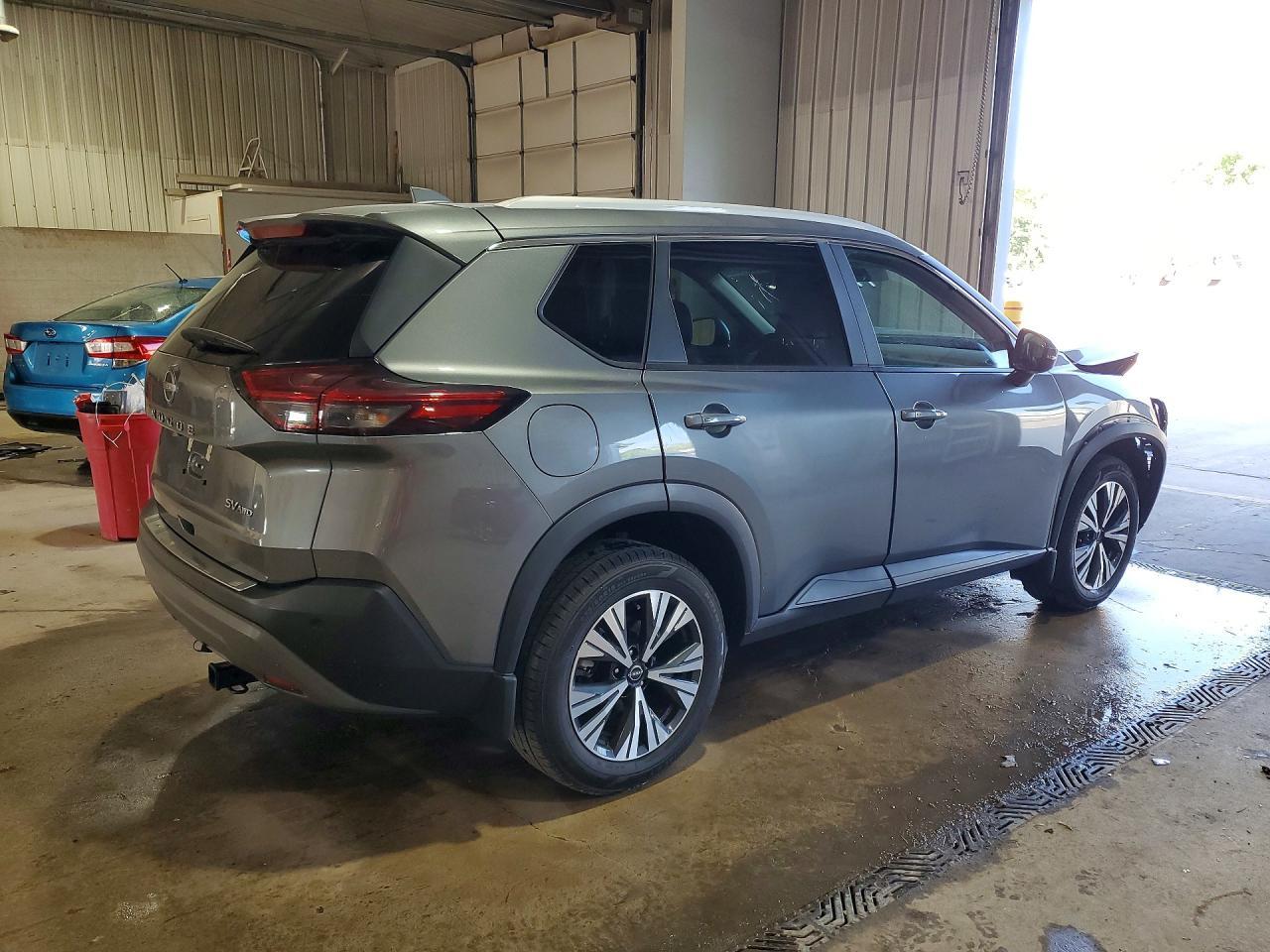 2023 Nissan Rogue Sv - Image 3