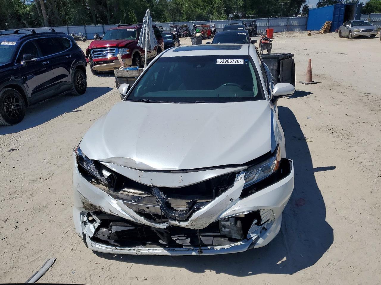 2018 Toyota Camry Hybrid Xle - Image 5
