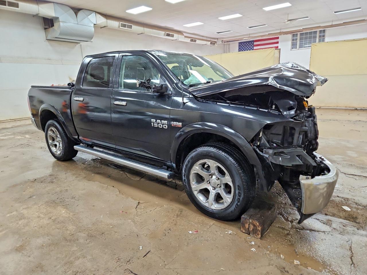 2015 Ram 1500 Laramie - Image 4