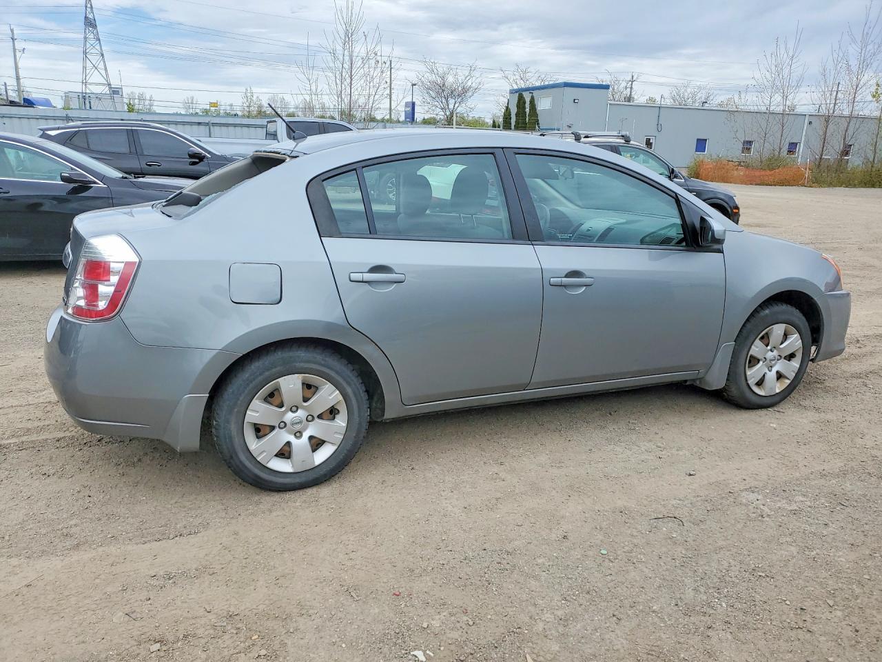 2010 Nissan Sentra 2.0 4Dr - Image 3