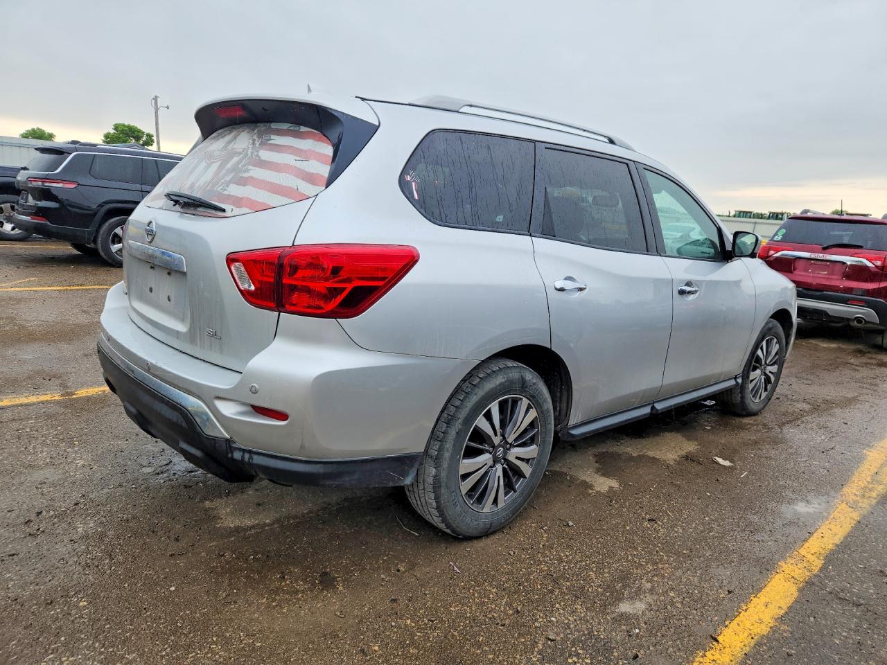 2019 Nissan Pathfinder Sl - Фото 3