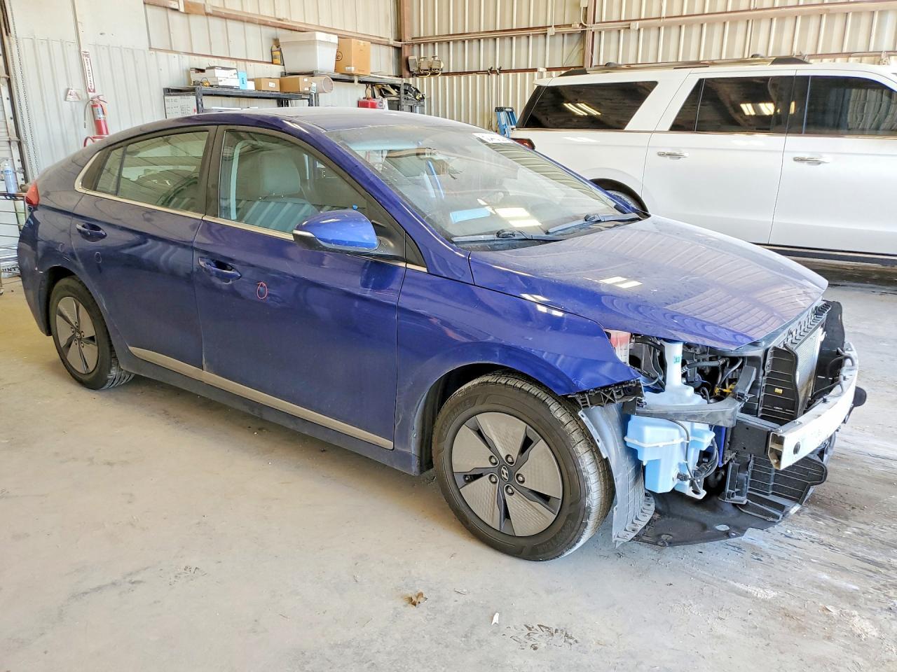 2022 Hyundai Ioniq Se - Image 4