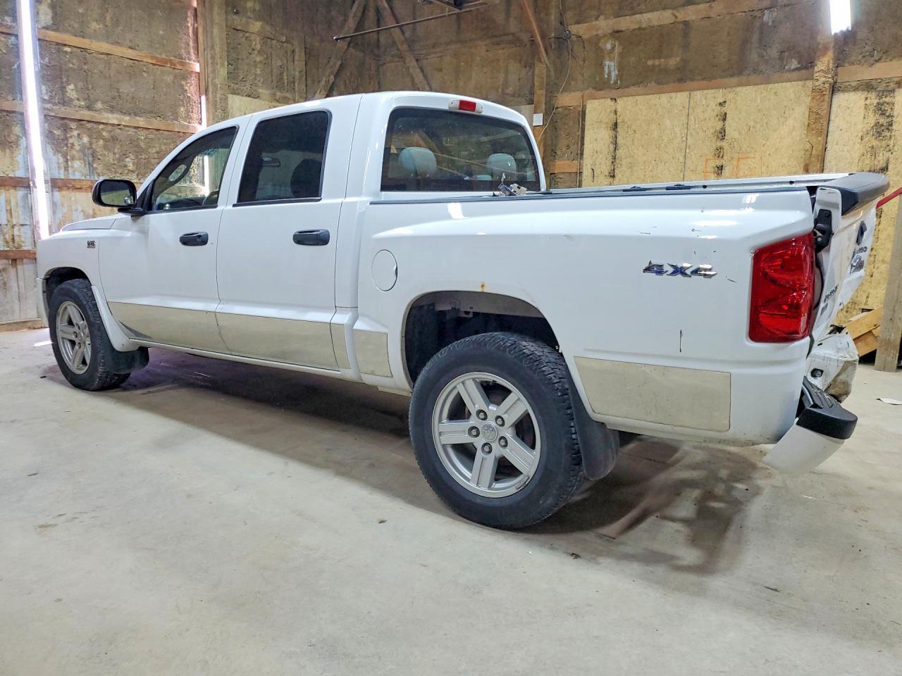 2011 Dodge Dakota Slt - Image 2