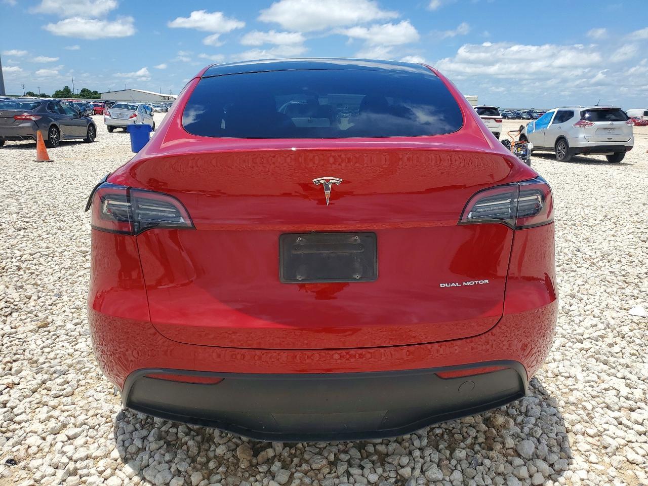 2023 Tesla Model Y - Image 6