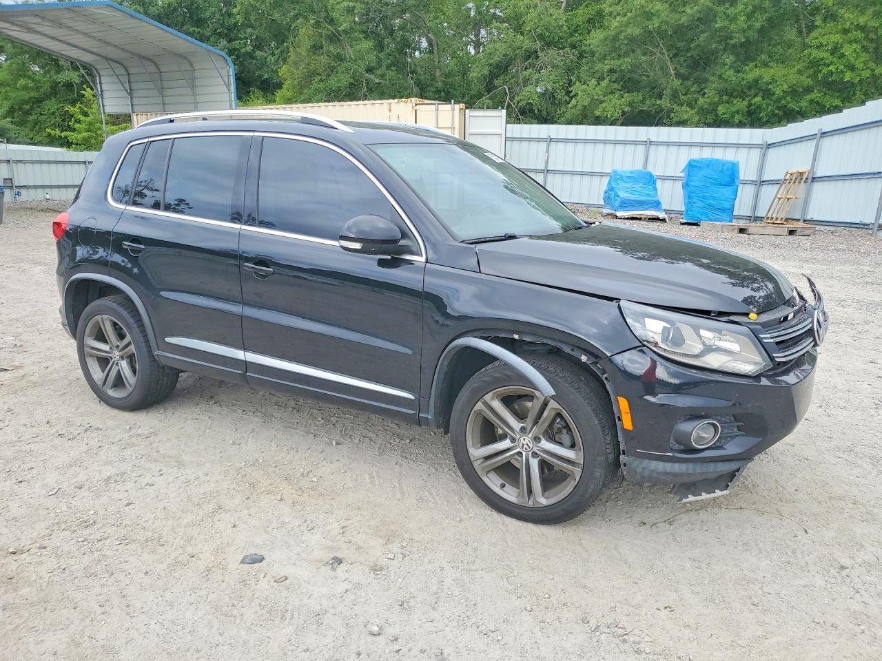 2017 Volkswagen Tiguan - Image 4