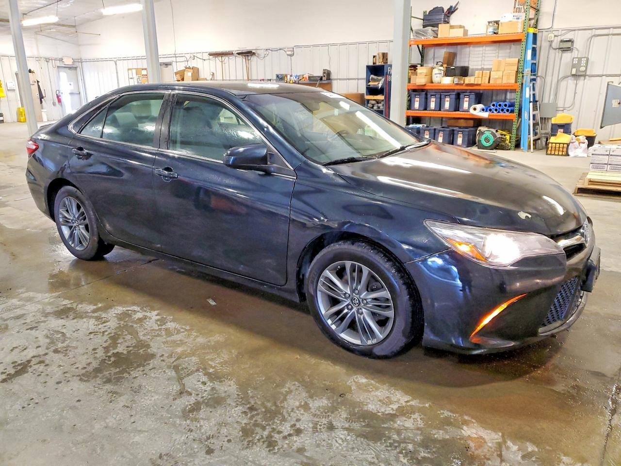 2017 Toyota Camry Se - Фото 4