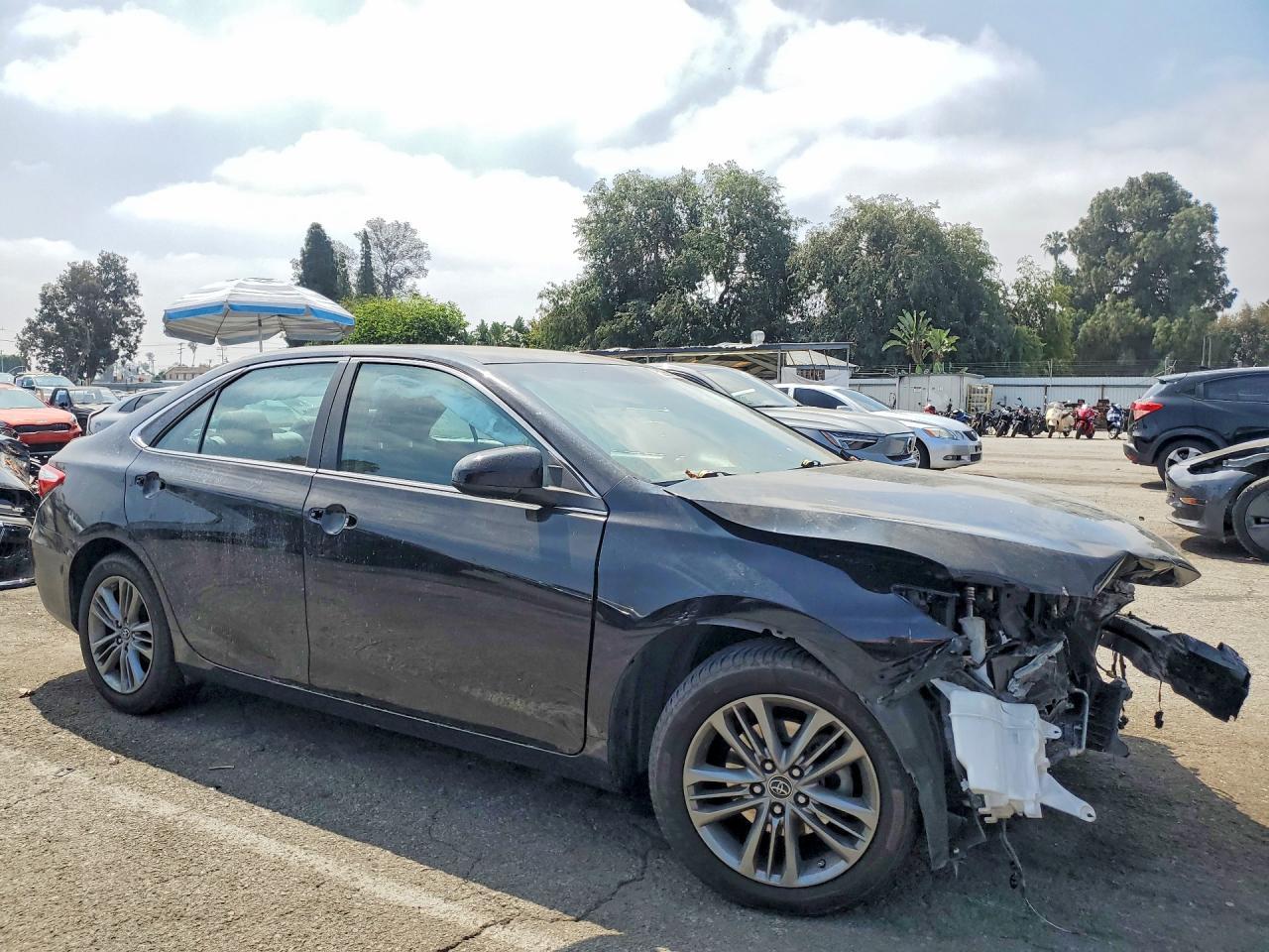 2016 Toyota Camry Se - Фото 4