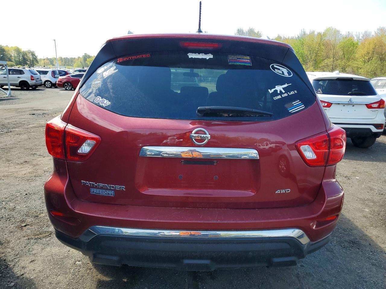 2017 Nissan Pathfinder S - Фото 6