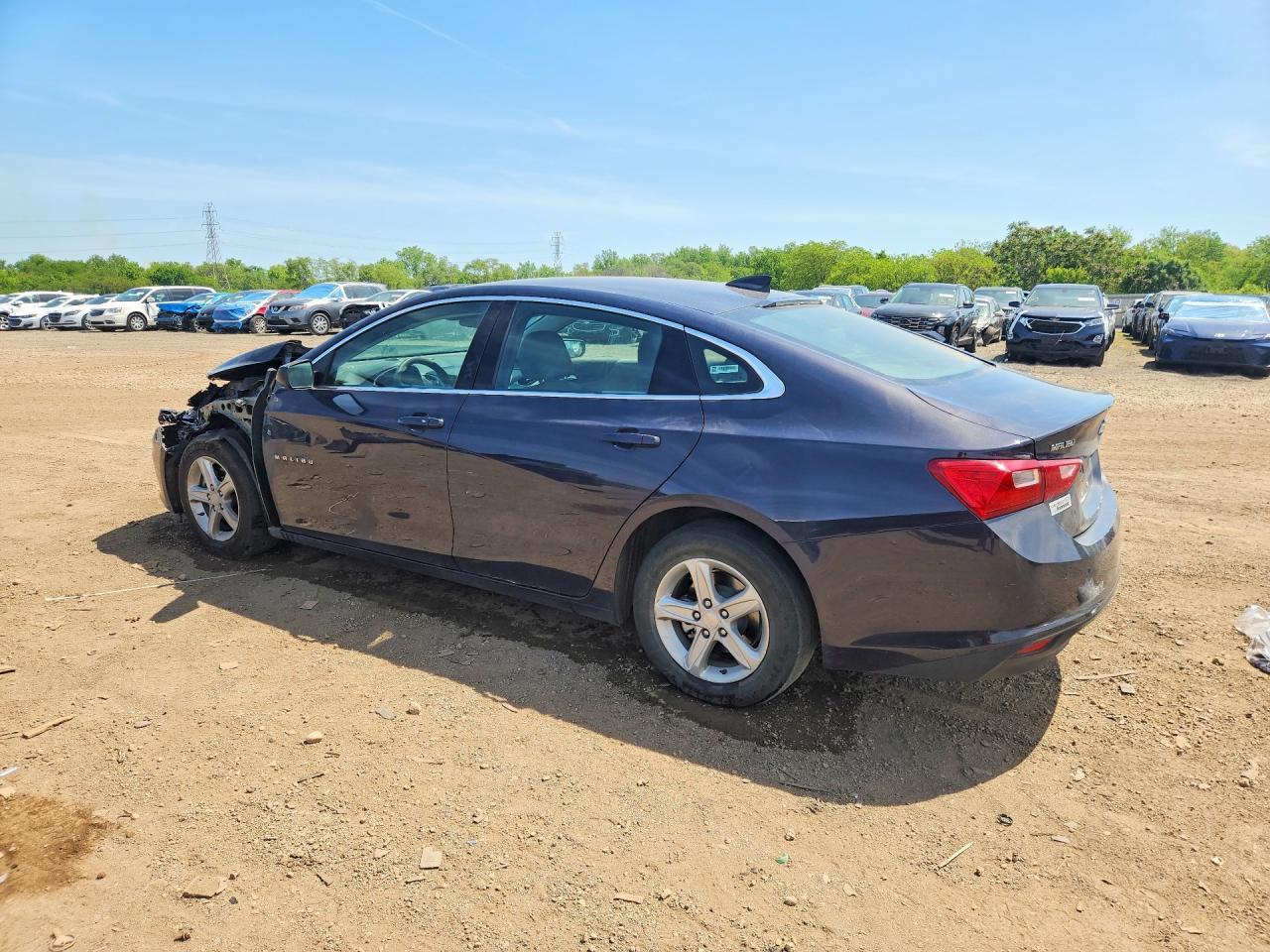 2025 Chevrolet Malibu Ls - Фото 2