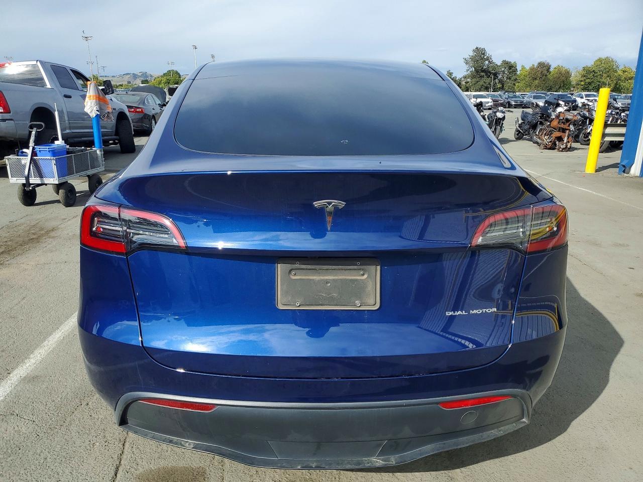 2024 Tesla Model Y - Фото 6