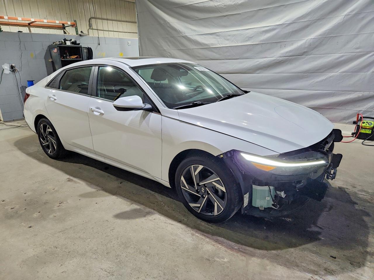2025 Hyundai Elantra Sel - Image 4