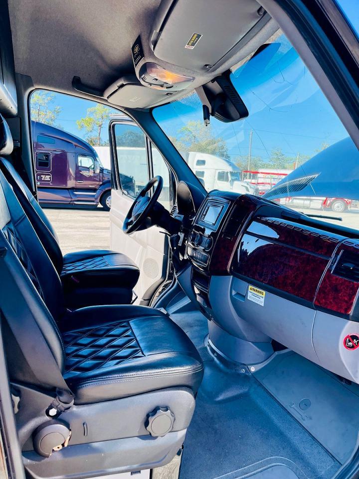 2014 Mercedes-Benz Sprinter 2500 - Image 5