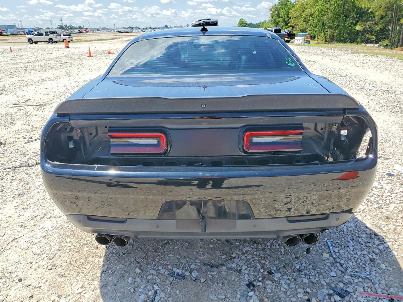 2018 Dodge Challenger R - Image 6