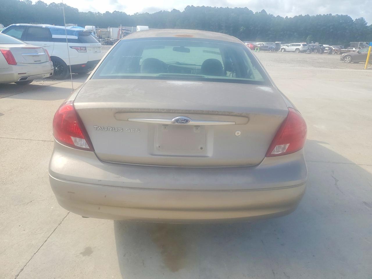 2003 Ford Taurus - Image 6