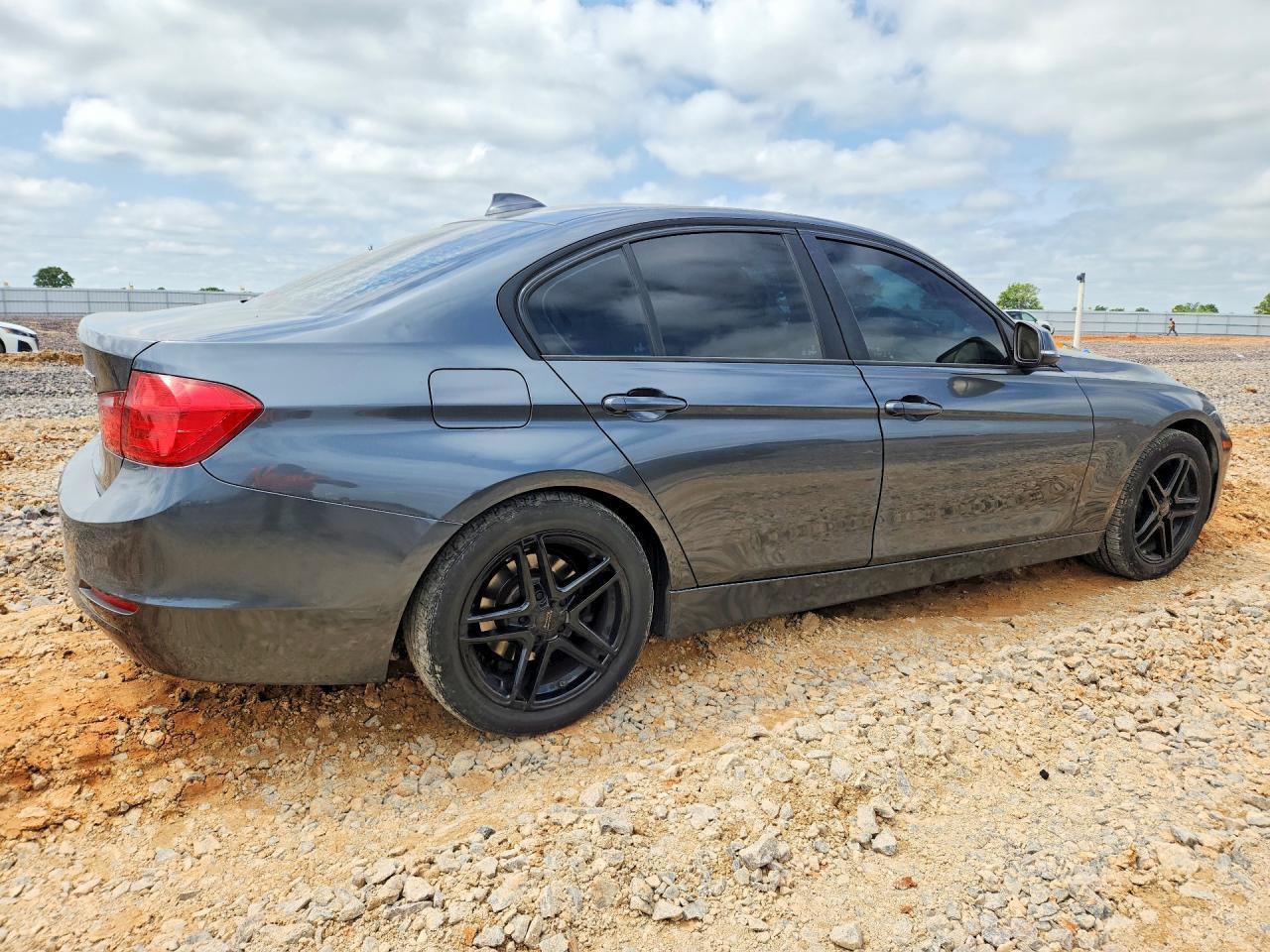 2015 BMW 320 I - Image 3