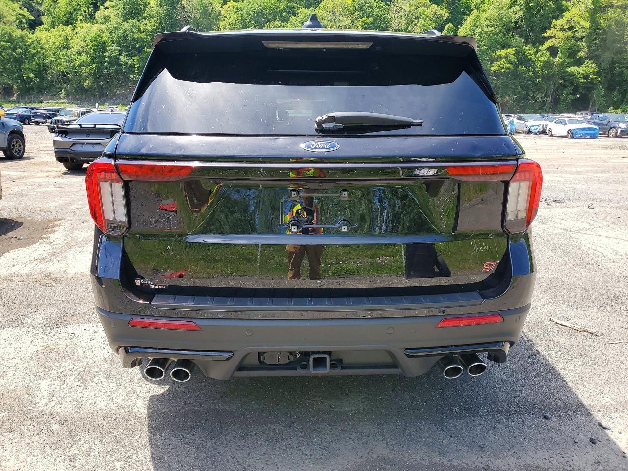 2025 Ford Explorer St - Image 6