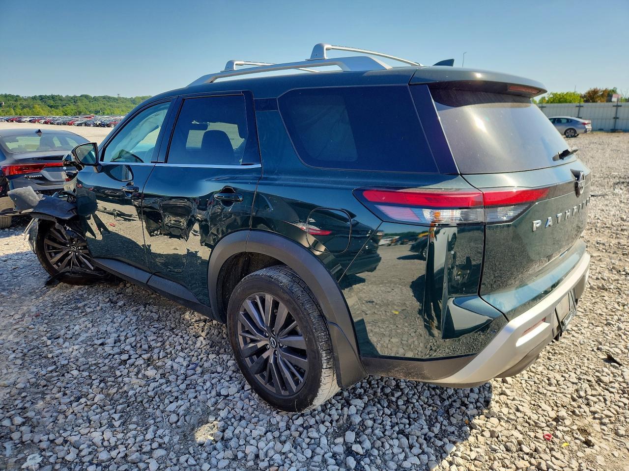 2023 Nissan Pathfinder Sl - Фото 2