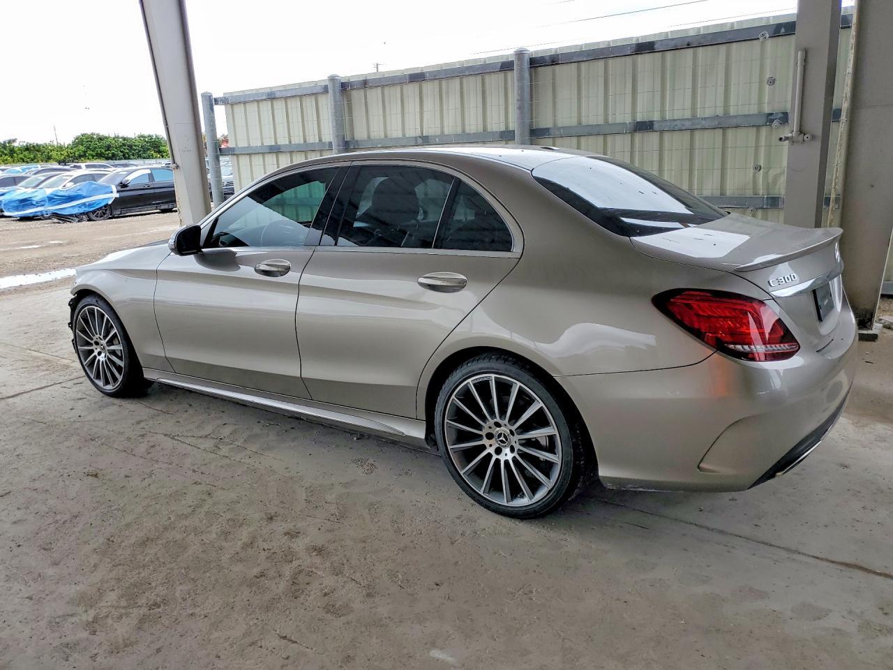 2019 Mercedes-Benz C 300 - Фото 2