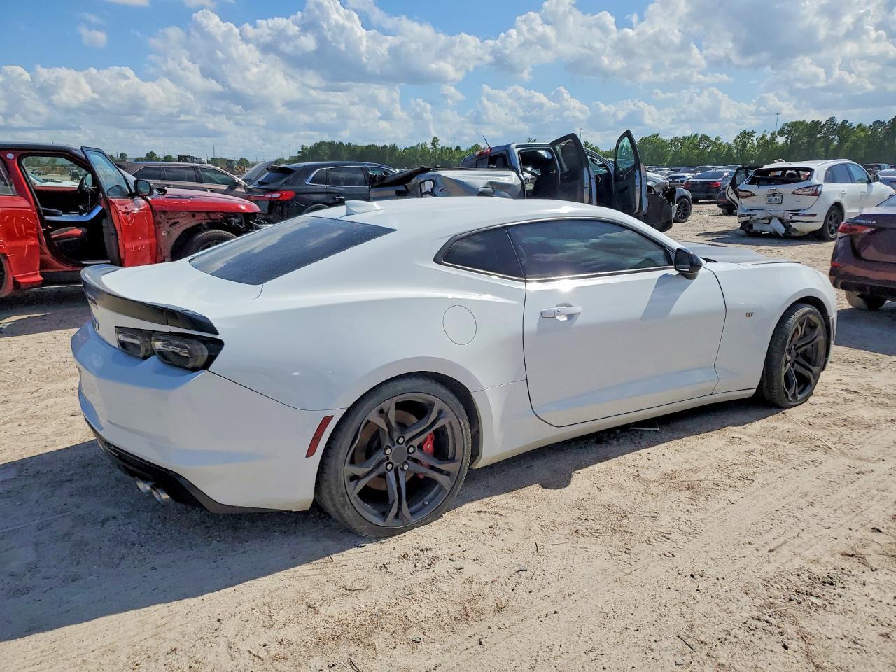 2019 Chevrolet Camaro Ss - Image 3