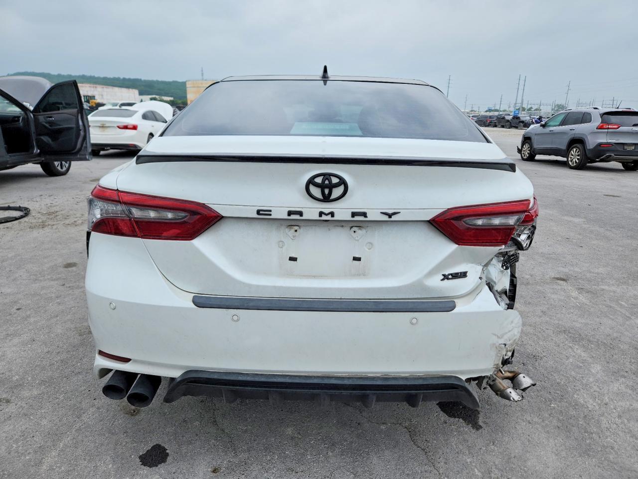 2021 Toyota Camry Xse V6 - Image 6