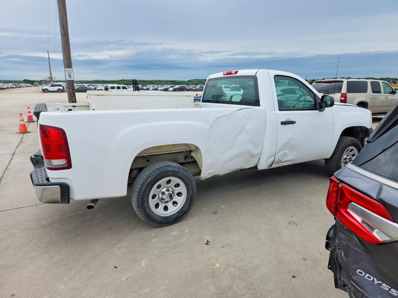 2013 GMC Sierra C1500 - Фото 3