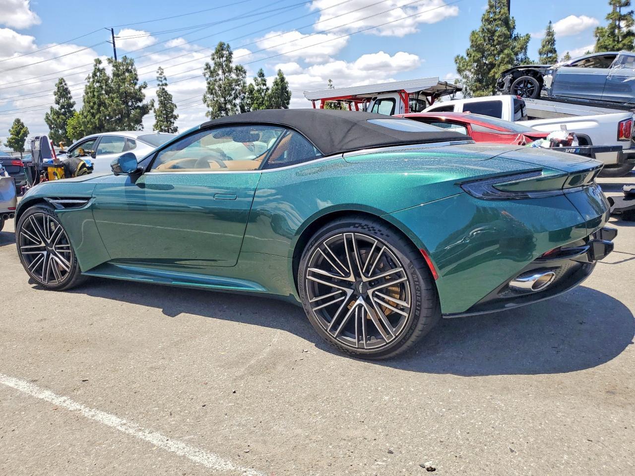 2025 Aston Martin Db12 - Фото 2