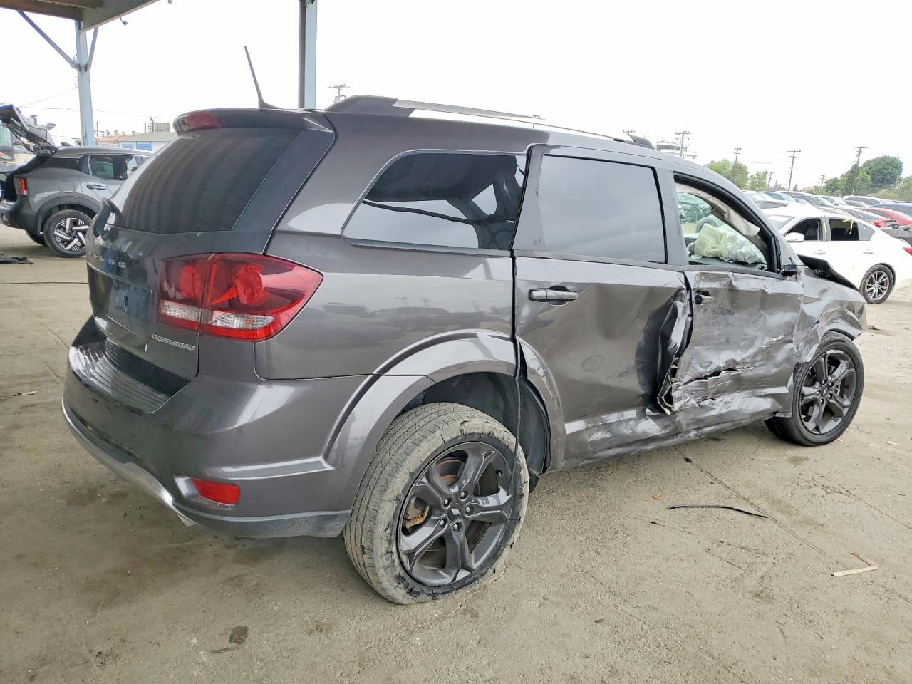 2019 Dodge Journey Crossroad - Фото 3