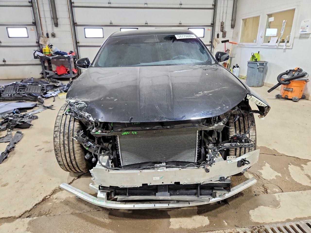 2024 BMW I7 xDrive60 - Image 5