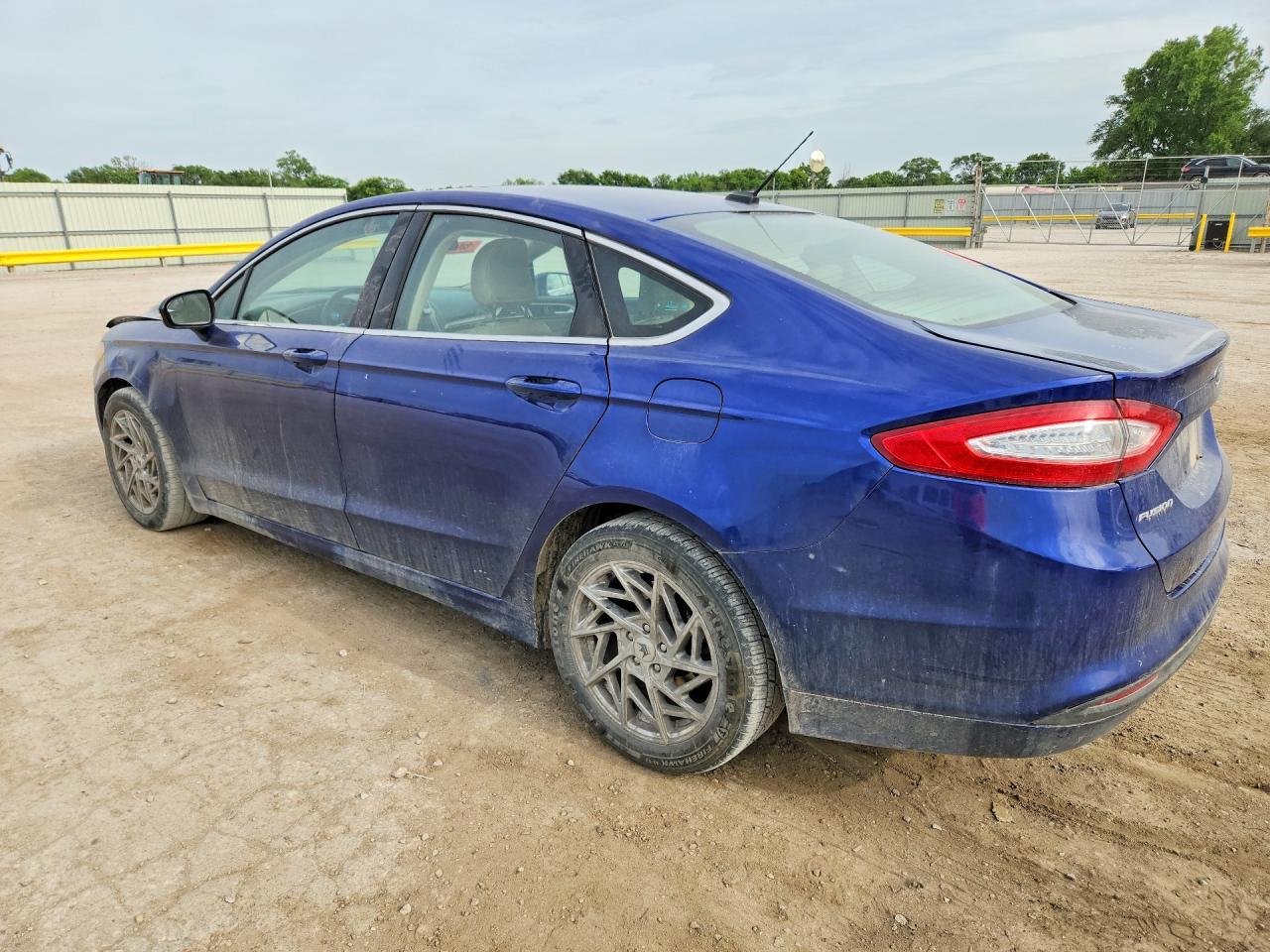 2016 Ford Fusion Se - Image 2