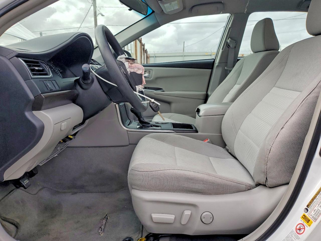 2015 Toyota Camry Le - Image 7