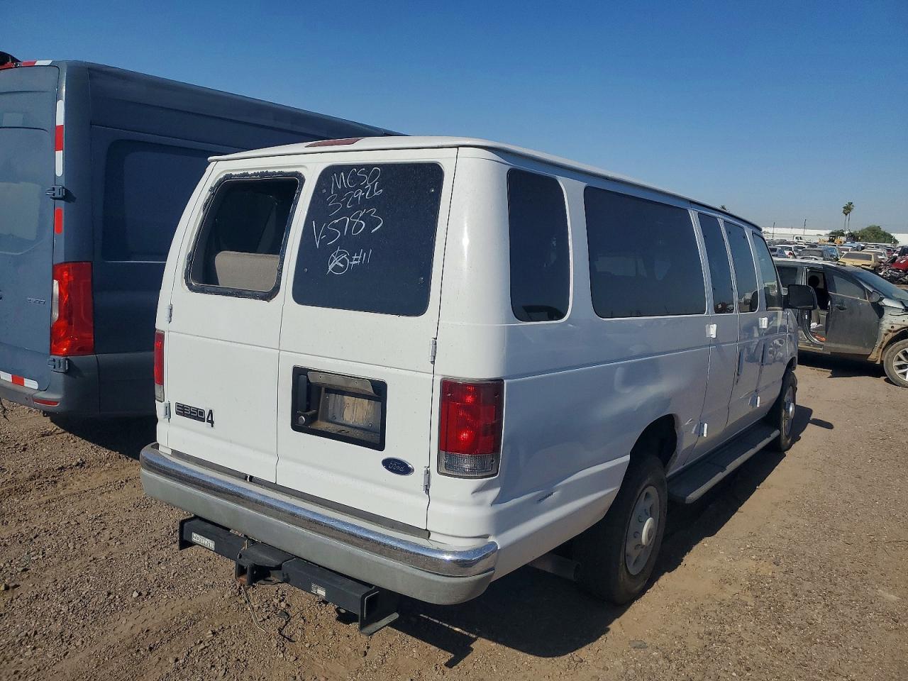 2002 Ford Econoline E350 Super Duty Wagon - Фото 4