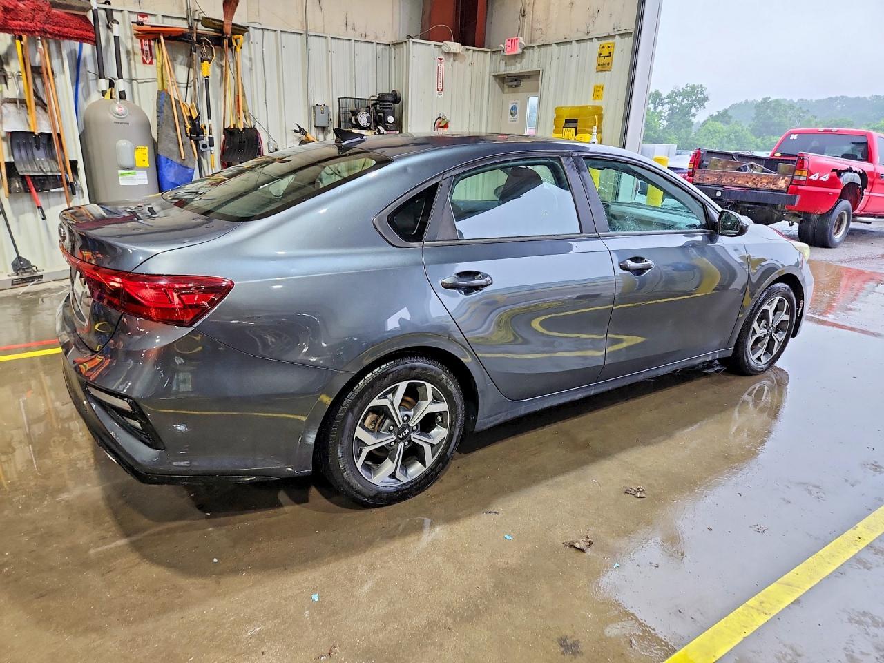 2020 Kia Forte Lxs - Image 3